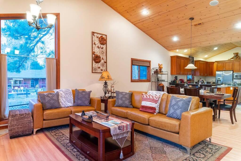 Lake Time Villa New Luxury With Hot Tub 大熊湖 外观 照片