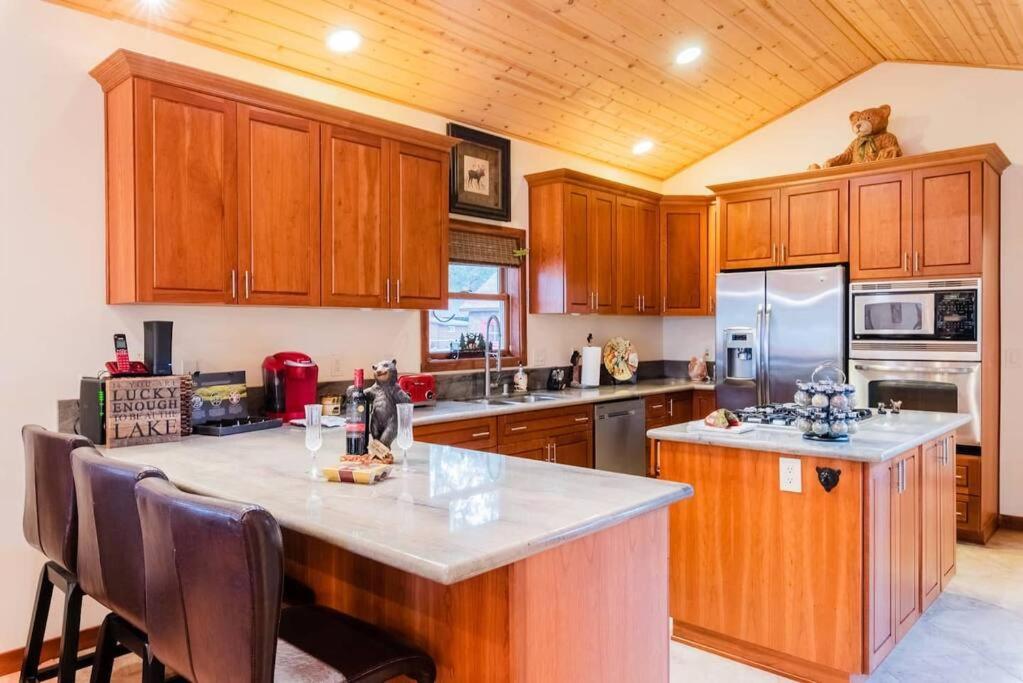 Lake Time Villa New Luxury With Hot Tub 大熊湖 外观 照片