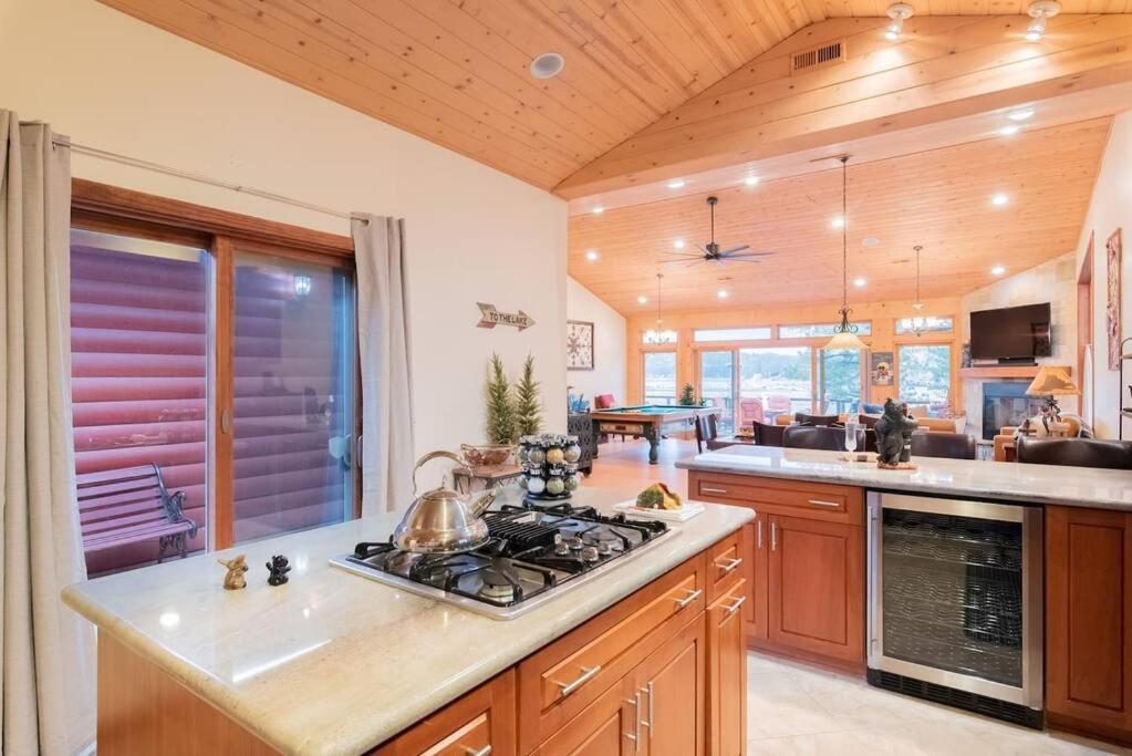 Lake Time Villa New Luxury With Hot Tub 大熊湖 外观 照片